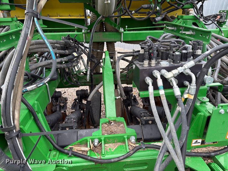 image for item YA5150 2023 John Deere N542C no-till air seeder