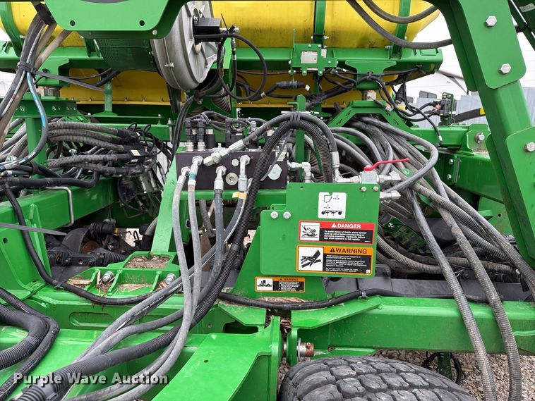 image for item YA5150 2023 John Deere N542C no-till air seeder