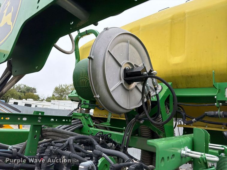 image for item YA5150 2023 John Deere N542C no-till air seeder