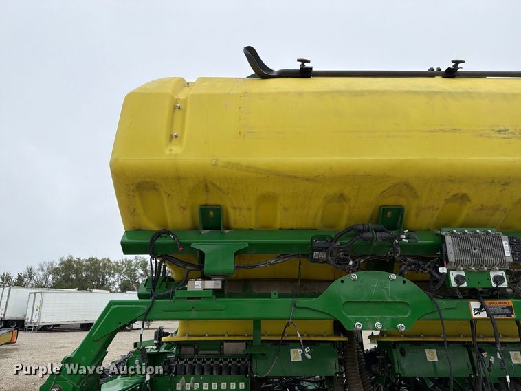 image for item YA5150 2023 John Deere N542C no-till air seeder