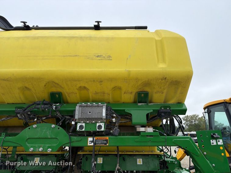 image for item YA5150 2023 John Deere N542C no-till air seeder