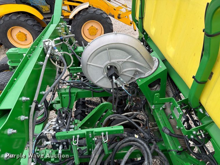 image for item YA5150 2023 John Deere N542C no-till air seeder