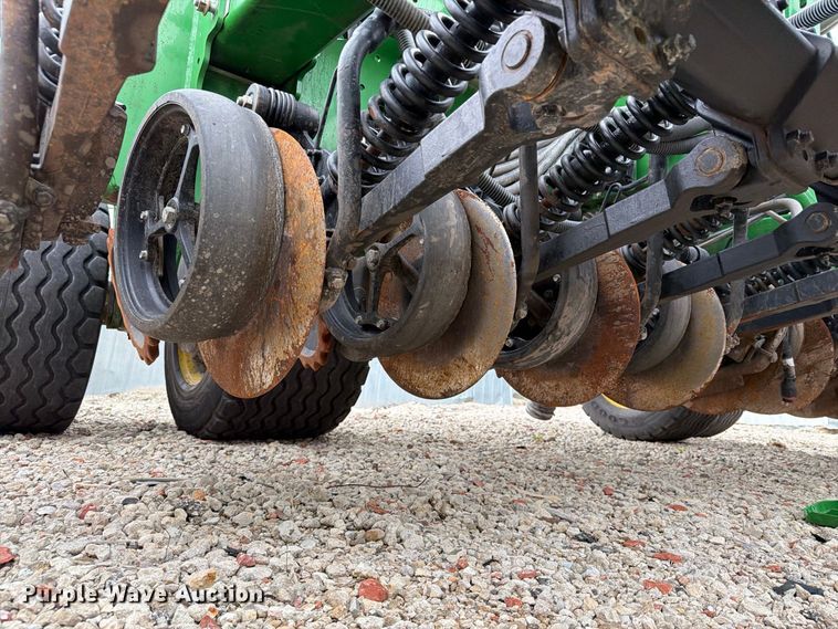 image for item YA5150 2023 John Deere N542C no-till air seeder