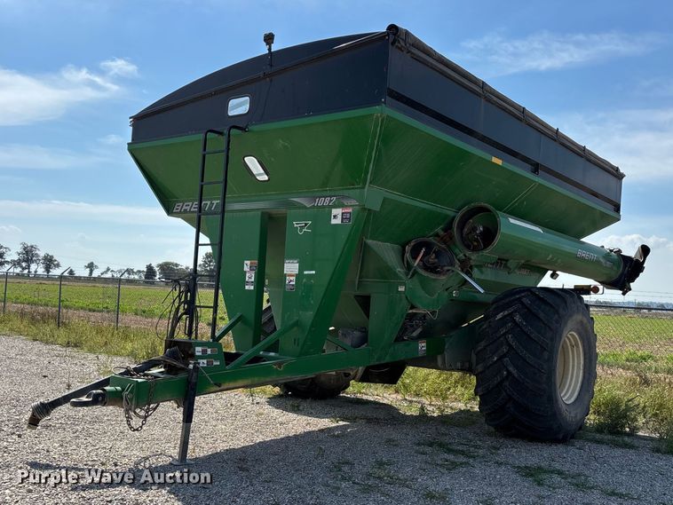 image for item YA5196 Brent 1082 grain cart
