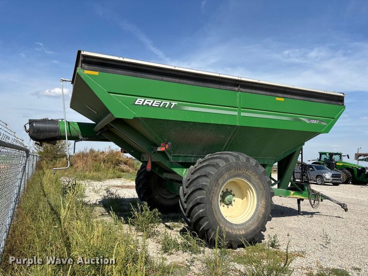 image for item YA5196 Brent 1082 grain cart
