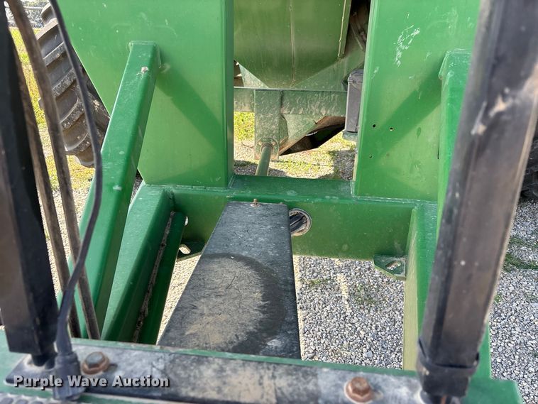 image for item YA5196 Brent 1082 grain cart