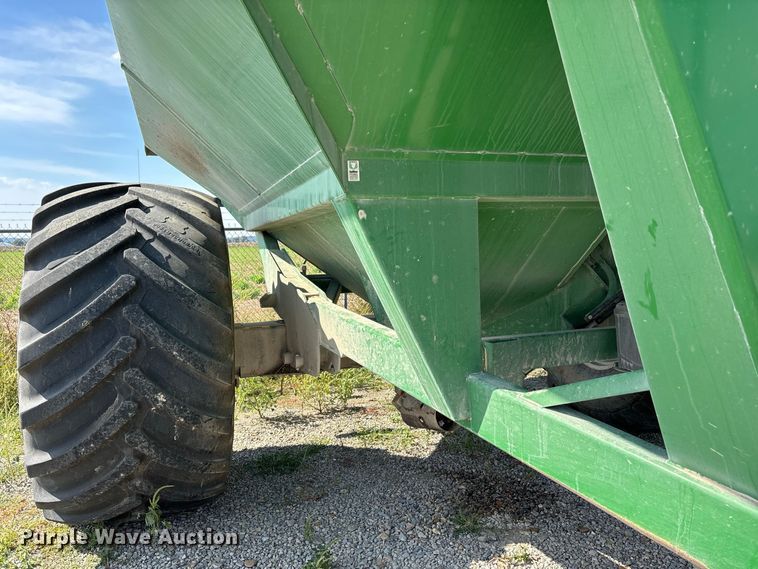 image for item YA5196 Brent 1082 grain cart