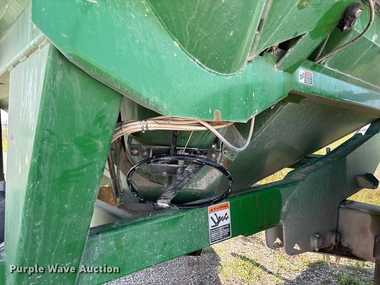 image for item YA5196 Brent 1082 grain cart