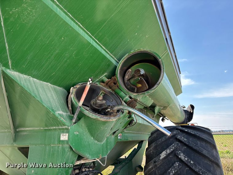 image for item YA5196 Brent 1082 grain cart