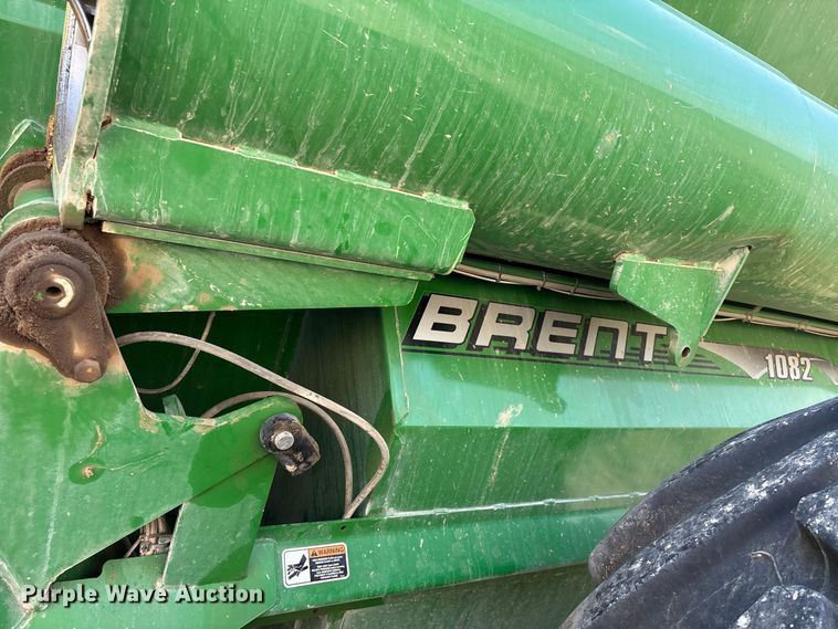 image for item YA5196 Brent 1082 grain cart
