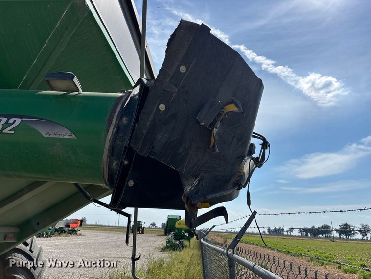 image for item YA5196 Brent 1082 grain cart