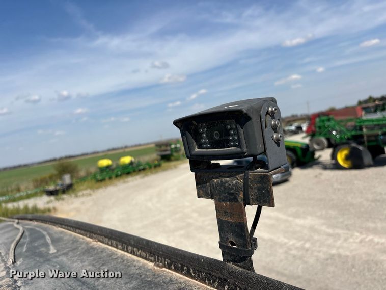 image for item YA5196 Brent 1082 grain cart