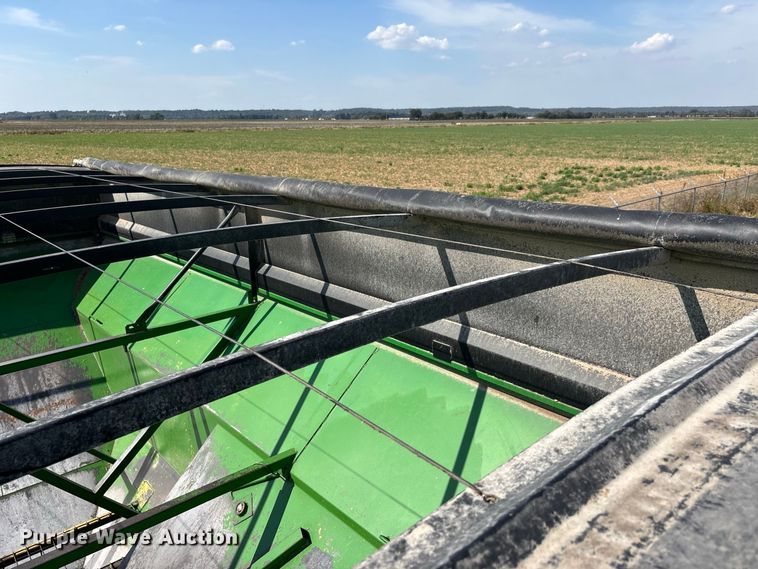 image for item YA5196 Brent 1082 grain cart