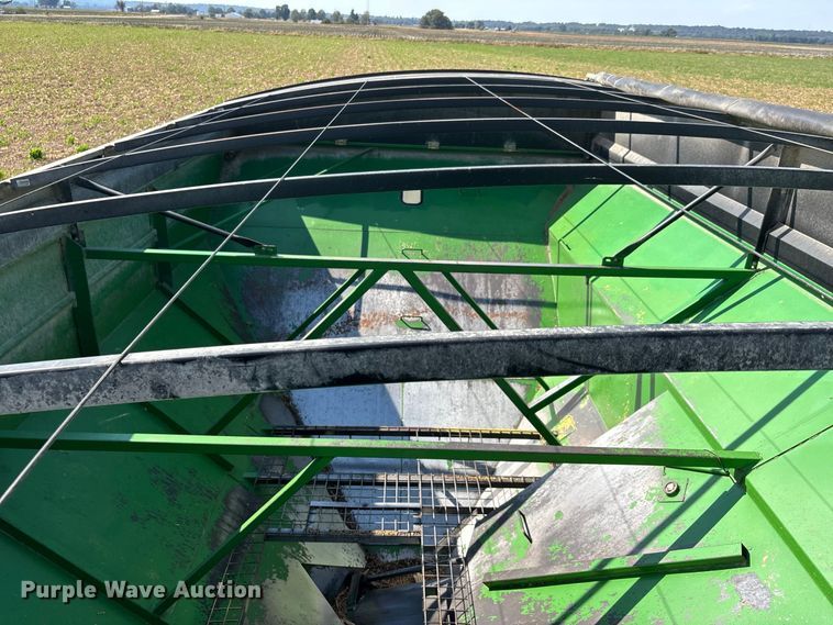 image for item YA5196 Brent 1082 grain cart