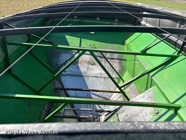 image for item YA5196 Brent 1082 grain cart