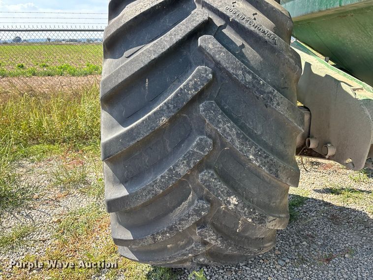 image for item YA5196 Brent 1082 grain cart