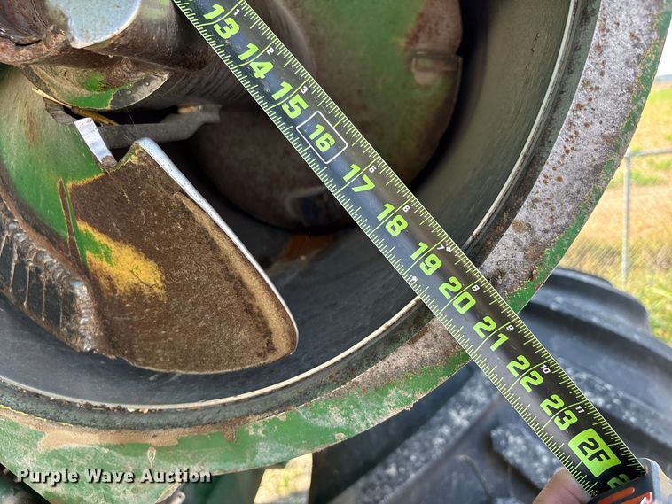 image for item YA5196 Brent 1082 grain cart