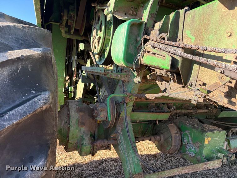 image for item YA5380 1994 John Deere 9600 RWA combine