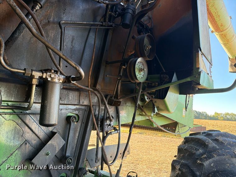 image for item YA5380 1994 John Deere 9600 RWA combine