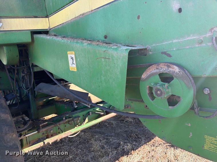 image for item YA5380 1994 John Deere 9600 RWA combine