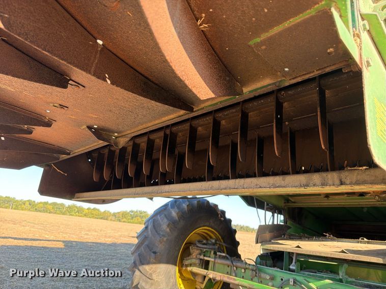 image for item YA5380 1994 John Deere 9600 RWA combine