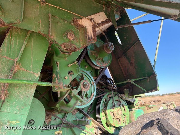 image for item YA5380 1994 John Deere 9600 RWA combine