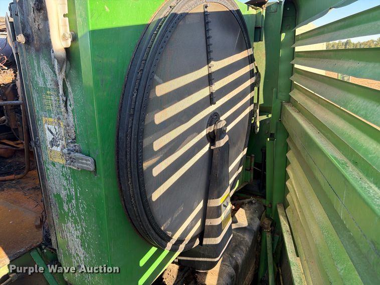 image for item YA5380 1994 John Deere 9600 RWA combine