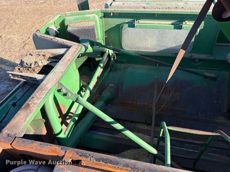 image for item YA5380 1994 John Deere 9600 RWA combine