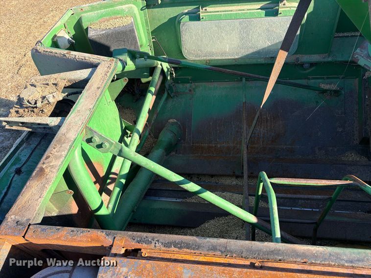 image for item YA5380 1994 John Deere 9600 RWA combine