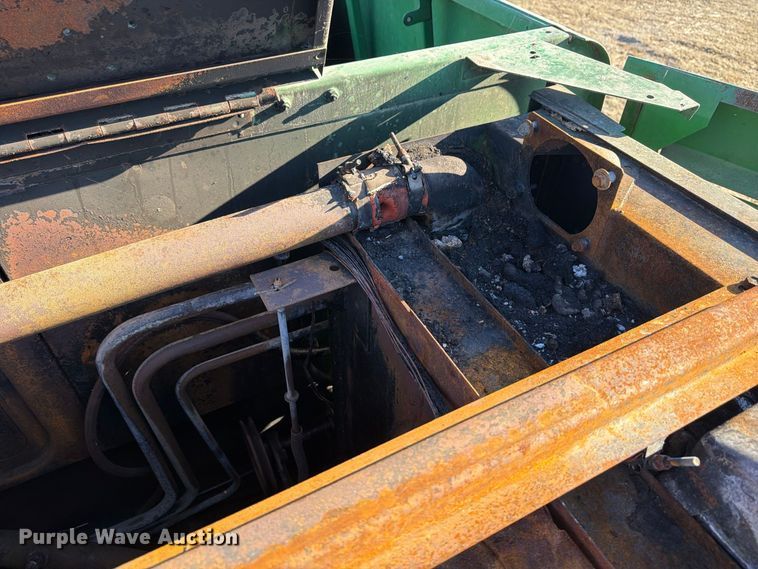 image for item YA5380 1994 John Deere 9600 RWA combine