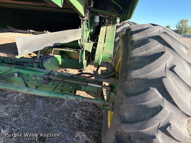 image for item YA5380 1994 John Deere 9600 RWA combine