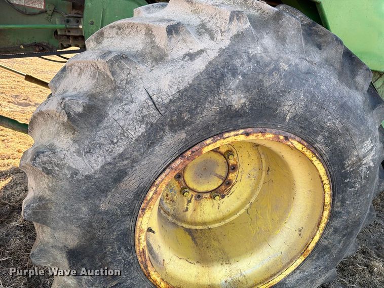 image for item YA5380 1994 John Deere 9600 RWA combine