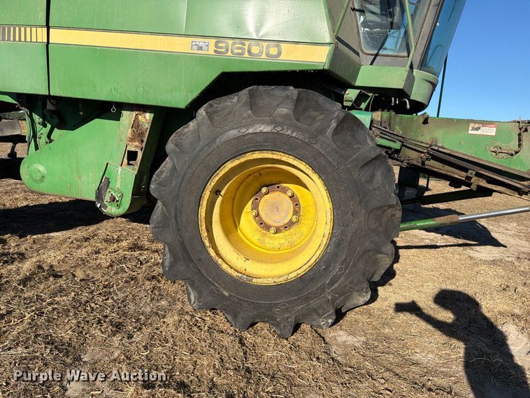 image for item YA5380 1994 John Deere 9600 RWA combine