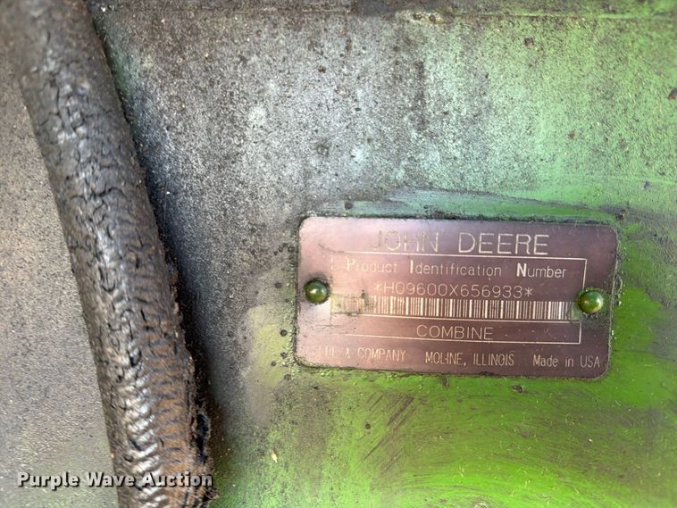 image for item YA5380 1994 John Deere 9600 RWA combine
