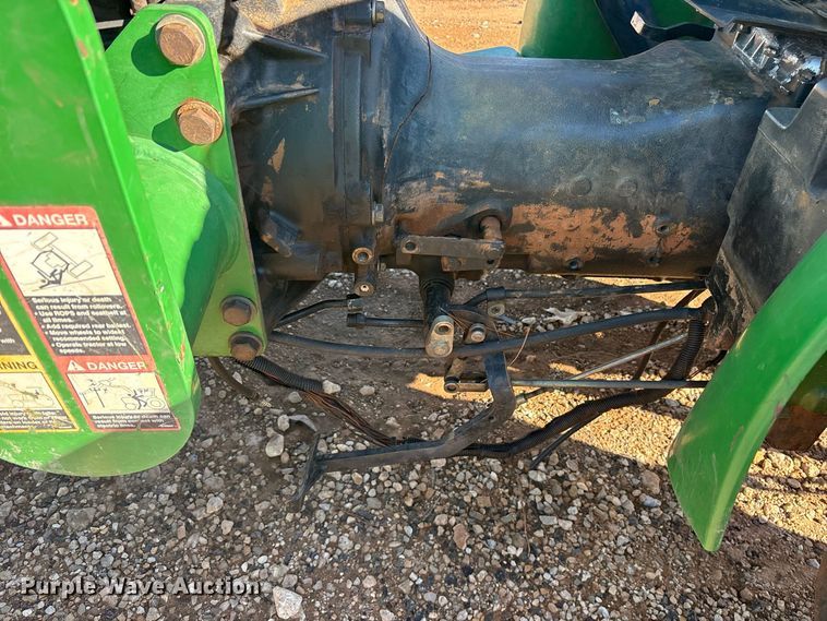 image for item YA5402 2006 John Deere 5105 MFWD tractor