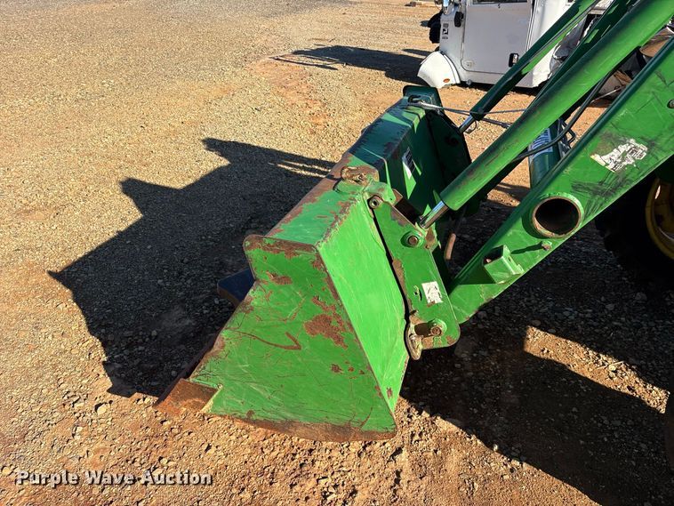 image for item YA5402 2006 John Deere 5105 MFWD tractor