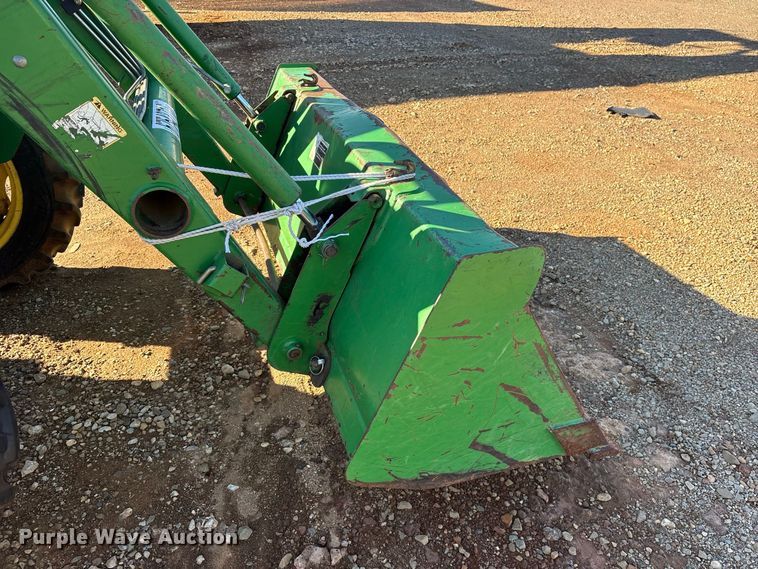 image for item YA5402 2006 John Deere 5105 MFWD tractor