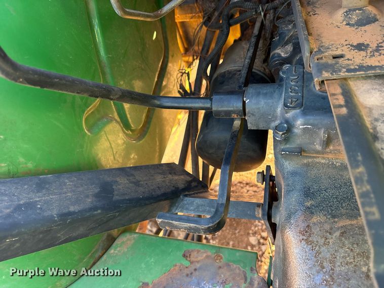 image for item YA5402 2006 John Deere 5105 MFWD tractor