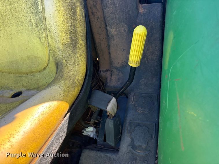 image for item YA5402 2006 John Deere 5105 MFWD tractor