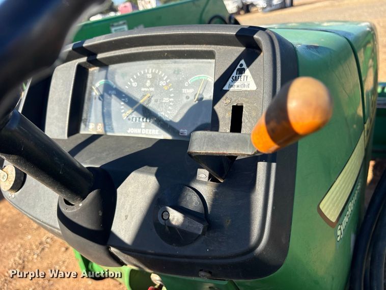 image for item YA5402 2006 John Deere 5105 MFWD tractor