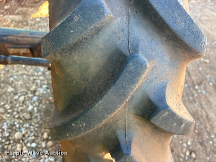 image for item YA5402 2006 John Deere 5105 MFWD tractor