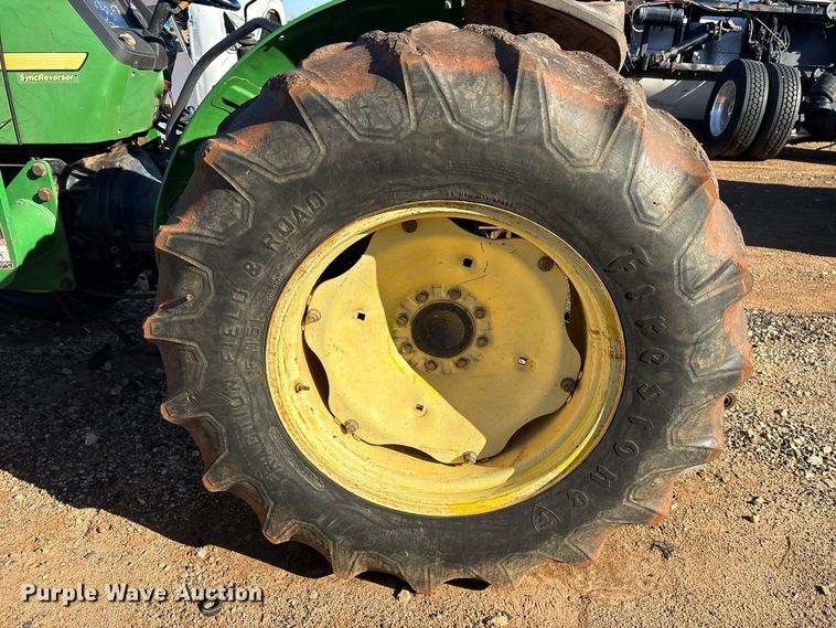 image for item YA5402 2006 John Deere 5105 MFWD tractor