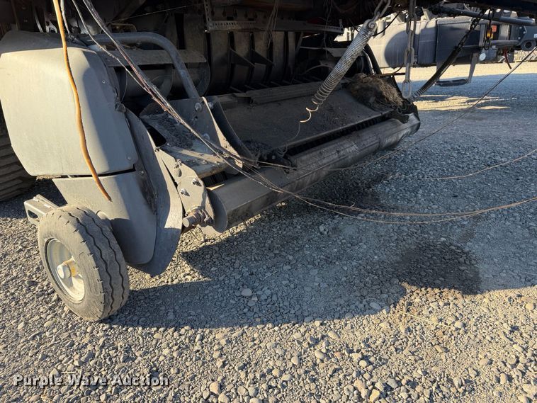 image for item YA5448 2016 Massey Ferguson 2270 large square baler