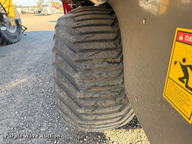 image for item YA5448 2016 Massey Ferguson 2270 large square baler