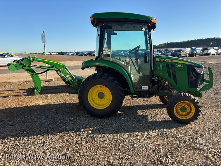 image for item YA5487 2025 John Deere 3039R MFWD tractor