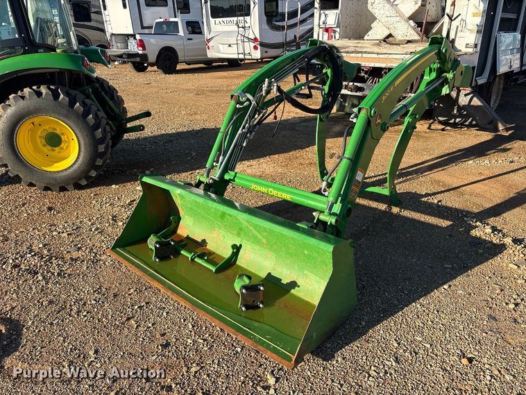 image for item YA5487 2025 John Deere 3039R MFWD tractor