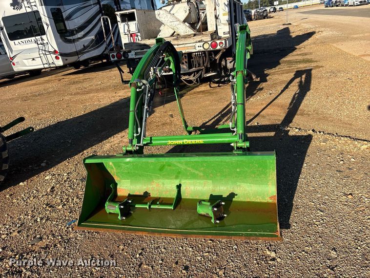 image for item YA5487 2025 John Deere 3039R MFWD tractor
