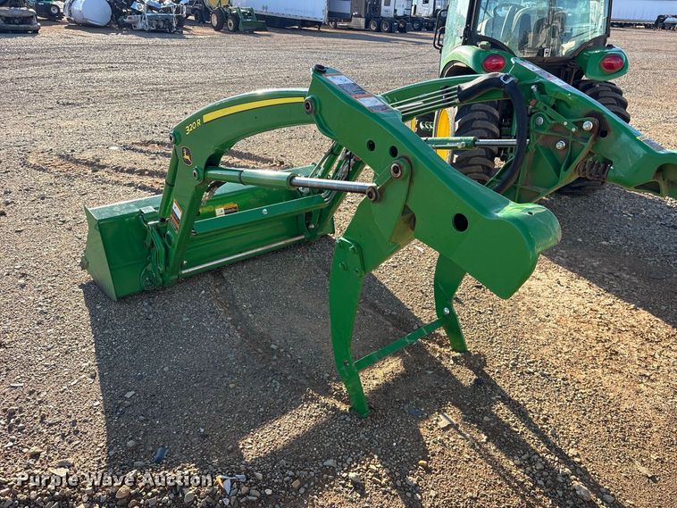 image for item YA5487 2025 John Deere 3039R MFWD tractor