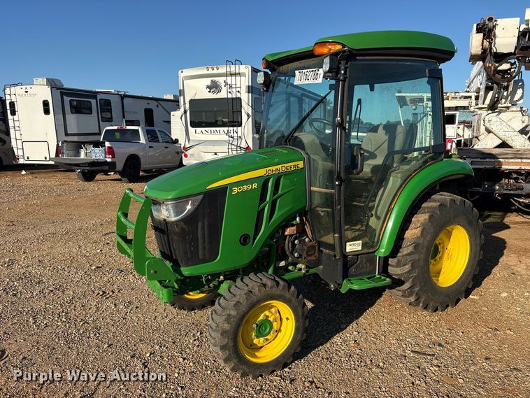 image for item YA5487 2025 John Deere 3039R MFWD tractor