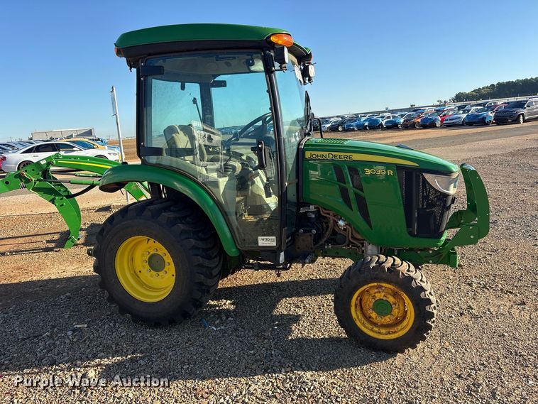 image for item YA5487 2025 John Deere 3039R MFWD tractor